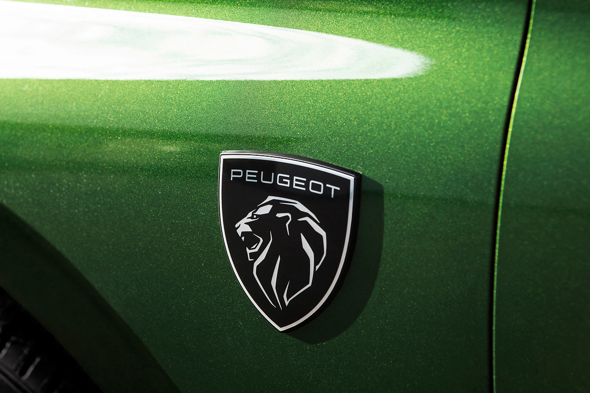 Peugeot ライオン エンブレムのルーツと隠された意味 Monogress モノグレス