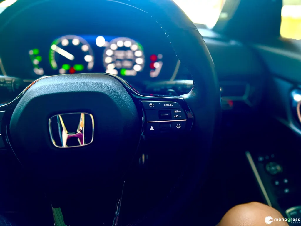 CIVIC e:HEV ステアリング