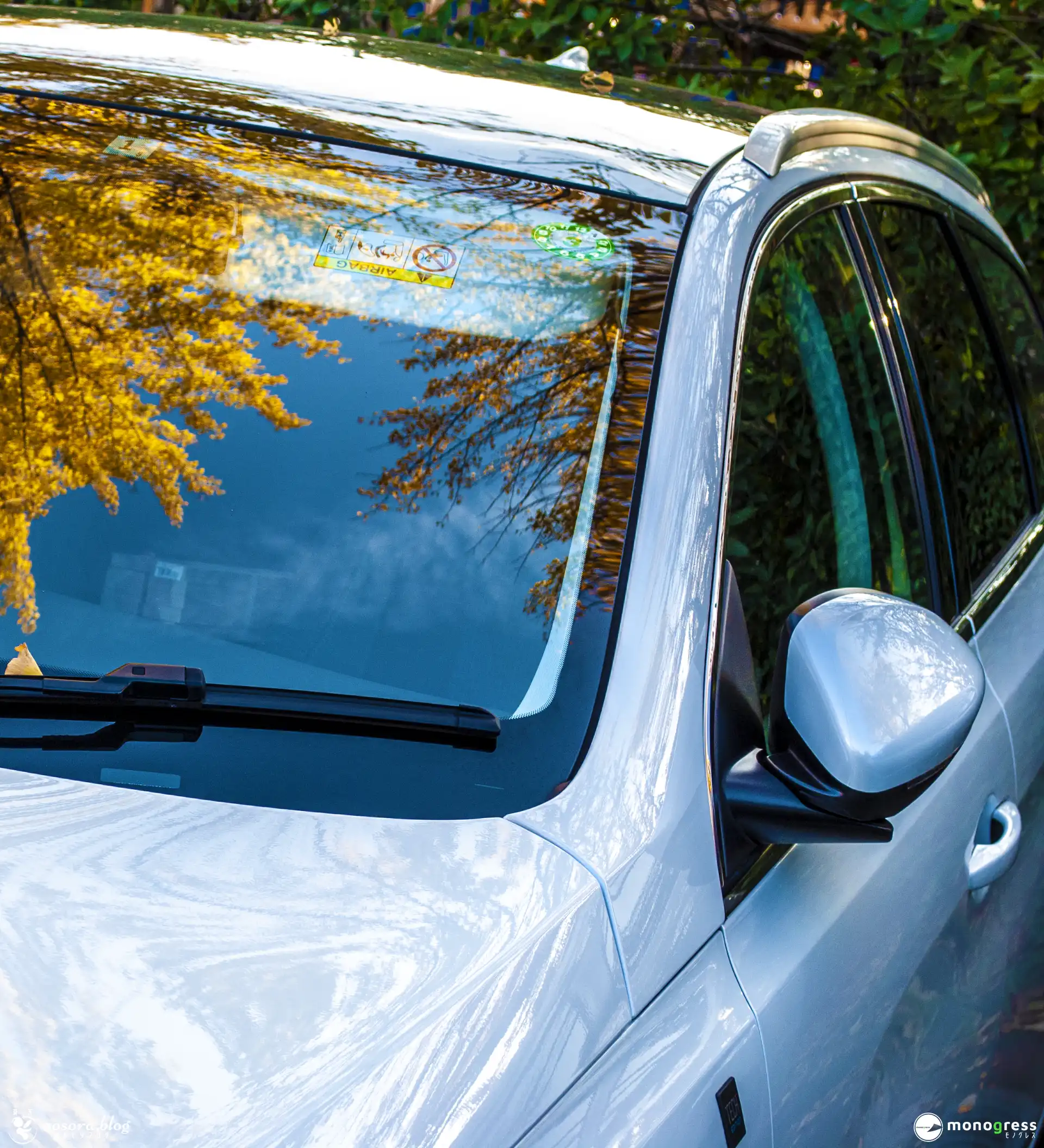 秋の小布施旅　イチョウの映り込む Peugeot 308