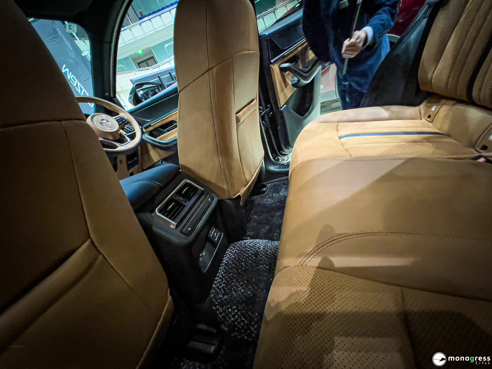 CX60 Premium Sports ãªã¢ã®ã¹ããŒã¹