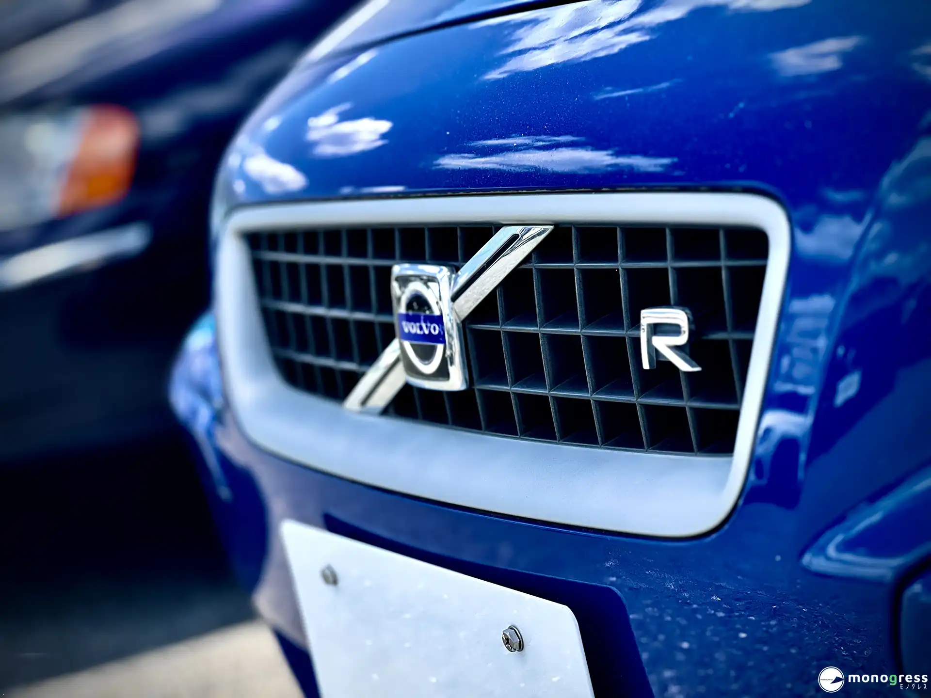VOLVO V70 R