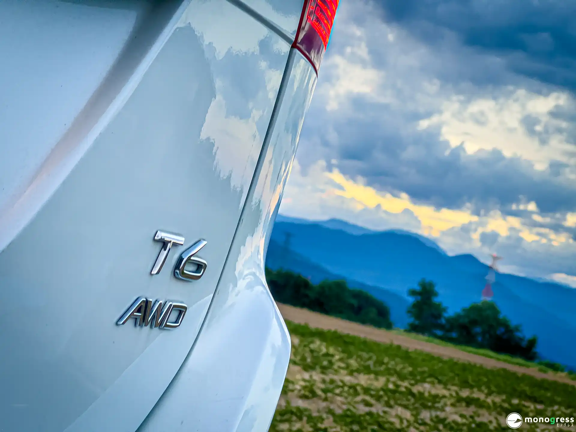 VOLVO XC60のエンブレム